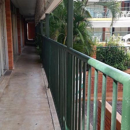 Palms Motel Дарвин Экстерьер фото